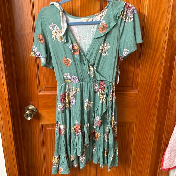 NWT!! Altar’d State Wrap Dress Size small - Teal Green Floral! So pretty! 🌺🌻 - Picture 1 of 7